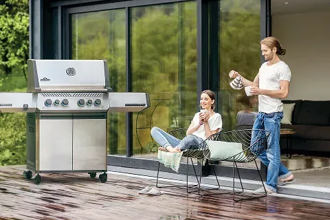napoleon-gas-grill-lifestyle